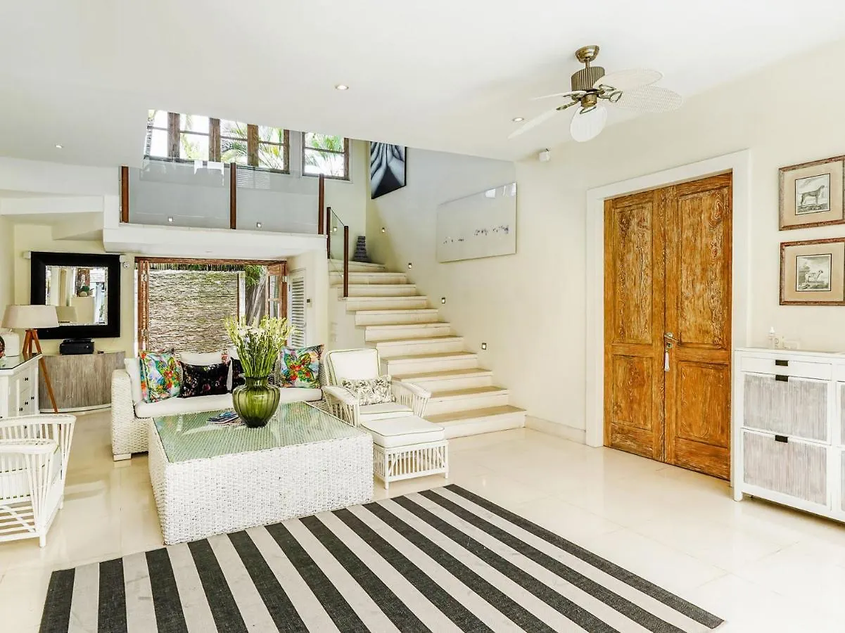Villa Jajaliluna Seminyak 0*,  Indonesia